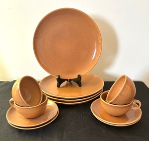 lot 138 image: Russel Wright Iroquois Dinnerware Service for Four