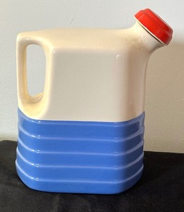 lot 146 image: Vintage Cambridge Universal Pottery Art Deco Jug  Pitcher with Cork