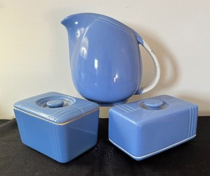 lot 147 image: Vintage Art Deco Halls Superior Quality 1259 Rose Parade Blue Pitcher & Lidded Refrigerator Cheese  Butter Dishes