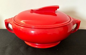 lot 151 image: Halls Superior Quality Kitchenware Vintage Sundial Casserole Dish