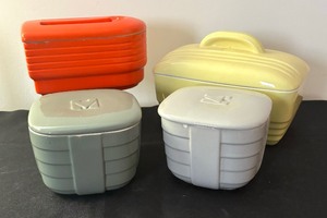 lot 155 image: Vintage Hot Point Westinghouse Lidded Refrigerator Dishes by Hall
