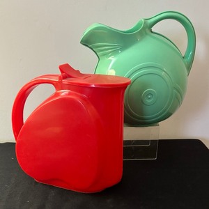 lot 161 image: Two Vintage Art Deco Plastic Pitchers