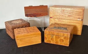 lot 205 image: Variety of Vintage Wooden Dresser Boxes