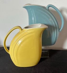 lot 208 image: Two Vintage 1950s Hall Pottery Art Deco Pitchers
