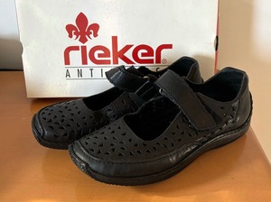 lot 223 image: Reiker Size 38 Shoes