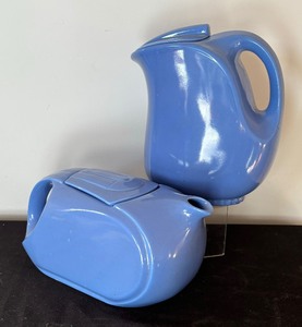 lot 226 image: Vintage Montgomery Ward and Westinghouse Pitchers by Hall