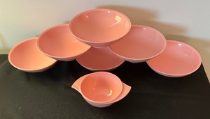 lot 252 image: Seven Vintage Pink Boonton Ware Bowls