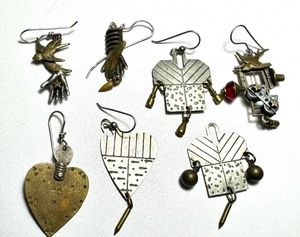 lot 198 image: Thomas Mann Earrings and More