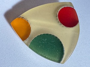 lot 56B image: Vintage Lucite Art Deco Pin