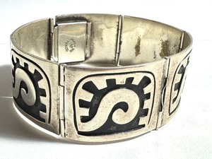 lot 21A image: Vintage Sterling Panel Bracelet