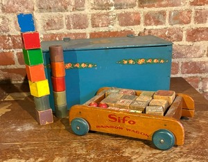 lot 263 image: Vintage Sifo Rainbow Wagon, Toy Box and Blocks