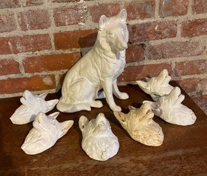 lot 264 image: Plaster Dog Sculpture and 6 Dog Motif Plaques