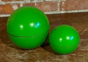 lot 276 image: Two Vintage Green Ball Trinket Boxes