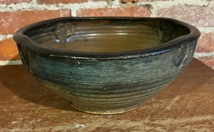 lot 280 image: Pretty Pottery Bowl by Douglas L. Johnson