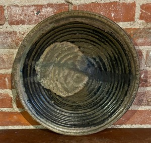 lot 289 image: Pretty Pottery Platter by Douglas L. Johnson