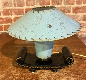 lot 24C image: Mid Century Pagoda Lamp