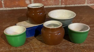 lot 299 image: Vintage Bowls and Dishes by Hall