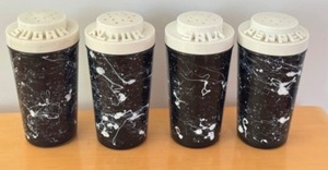 lot 310 image: Four Vintage L.E. Smith Black Confetti Glass Kitchen Shakers