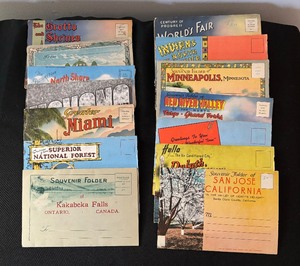 lot 316 image: Vintage Postcard Books from Florida, Minnesota, California and More