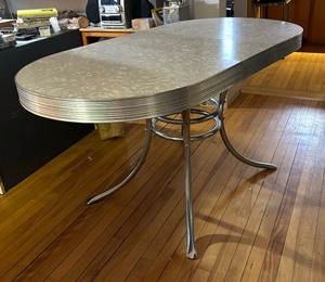 lot 21 image: Farmhouse 1950s, Oval Formica Table, with Leaf, Gray and White Top with Chrome Pedestal Legs, Mid Century Modern Table