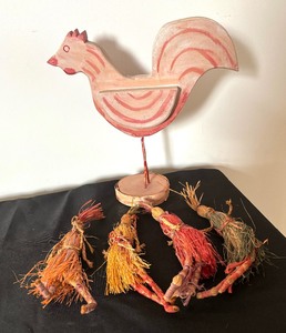 lot 325 image: Wooden Folk Art Chicken Figurine and Straw Figurines