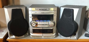 lot 327 image: Philips FW-C337 Stereo System