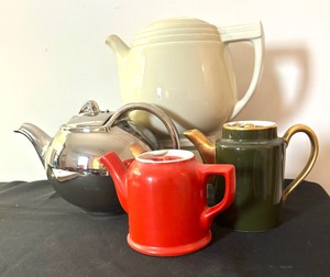 lot 335 image: Four Pretty Teapots by Hall and More