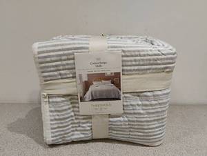 NEW THRESHOLD REVERSIBLE COTTON STRIPE QUILT SIZE KING