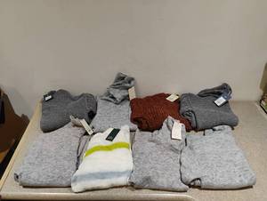 8 NEW WOMENS SWEATERS SIZE SMALL