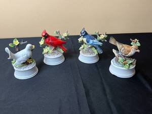 lot 40 image: Set of 4 Decorative Bird Figurine Music Boxes - Cardinal, Blue Jay, and Dove