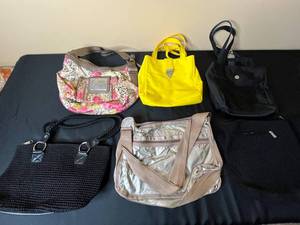 lot 91 image: Collection of 6 Vintage Handbags and Totes in Various Styles