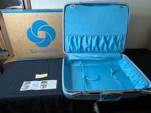 lot 310 image: Vintage Samsonite Silhouette Carry-On Luggage with Keys New w Original  Box