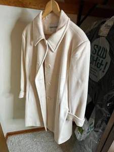 lot 329 image: Charles Klein Womens Button-Up Coat Size 18 Made in Ukraine