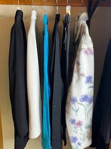 lot 330 image: Lot of 4 Womens Clothing Items Size 16 and 2X - Includes Jackets and Blouses