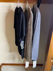 lot 338 image: Assorted Womens Clothing Lot - 3 Pieces Including Tops and Blazer