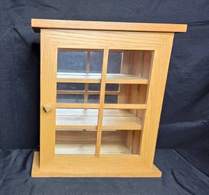 lot 204 image: Wooden Display Cabinet with Glass Doors - 18 x 16 x 16.75