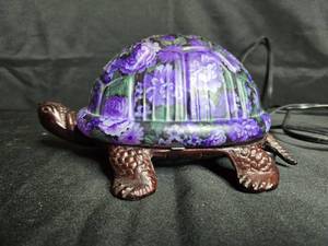 lot 230 image: Vintage Purple Floral Turtle Night Light