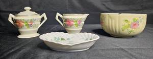 lot 294 image: Collection of 4 Vintage Floral Dinnerware Items