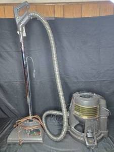 lot 301 image: Rainbow E Series Vacuum Cleaner with Power Nozzle - untested