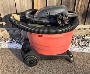 lot 181 image: Craftsman 16 Gallon WetDry Vacuum with 6.5 Peak HP
