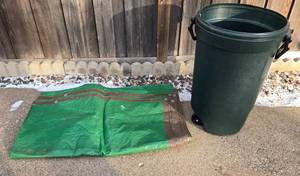 lot 188 image: Set of 1 Rubbermaid 32-Gallon Trash Can with 1 Heavy-Duty Green Tarp