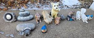 lot 199 image: Collection of 13 Decorative Animal Figurines and Inspirational Stones