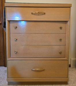 lot 356 image: Mid-Century Modern Dresser with Floral Glass Top
