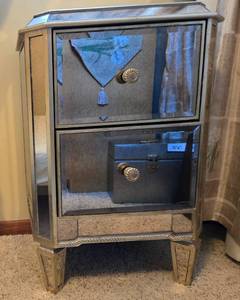 lot 358 image: VTG Zhongshun MCM Petite Mirrored Chest with Two Drawers - 29x19x14 inches