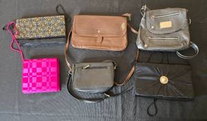 lot 362 image: Lot of 6 Assorted Handbags and Clutches including Nine West and Country Crafted