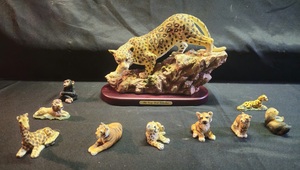 lot 265 image: The Gray Rock Collection Figurine Set Featuring Wild Animals