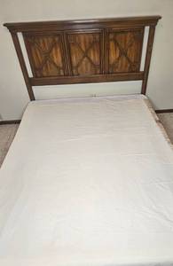 lot 81 image: Queen Size Bed Set with Ornate Wooden Headboard