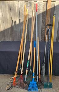 lot 186 image: Collection of 10 Garden Tools including Rakes and Scoops