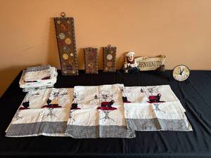 lot 107 image: Collection of Chef-Themed Kitchen Textiles and Decor