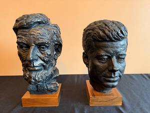 lot 113 image: Pair of Sculptures Abraham Lincoln and John F. Kennedy Busts